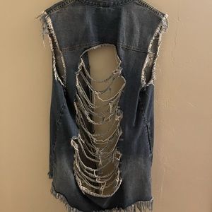 Way cute woman’s distressed denim cover size large